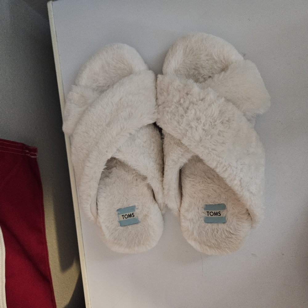faux fur Susie Slippers by Toms